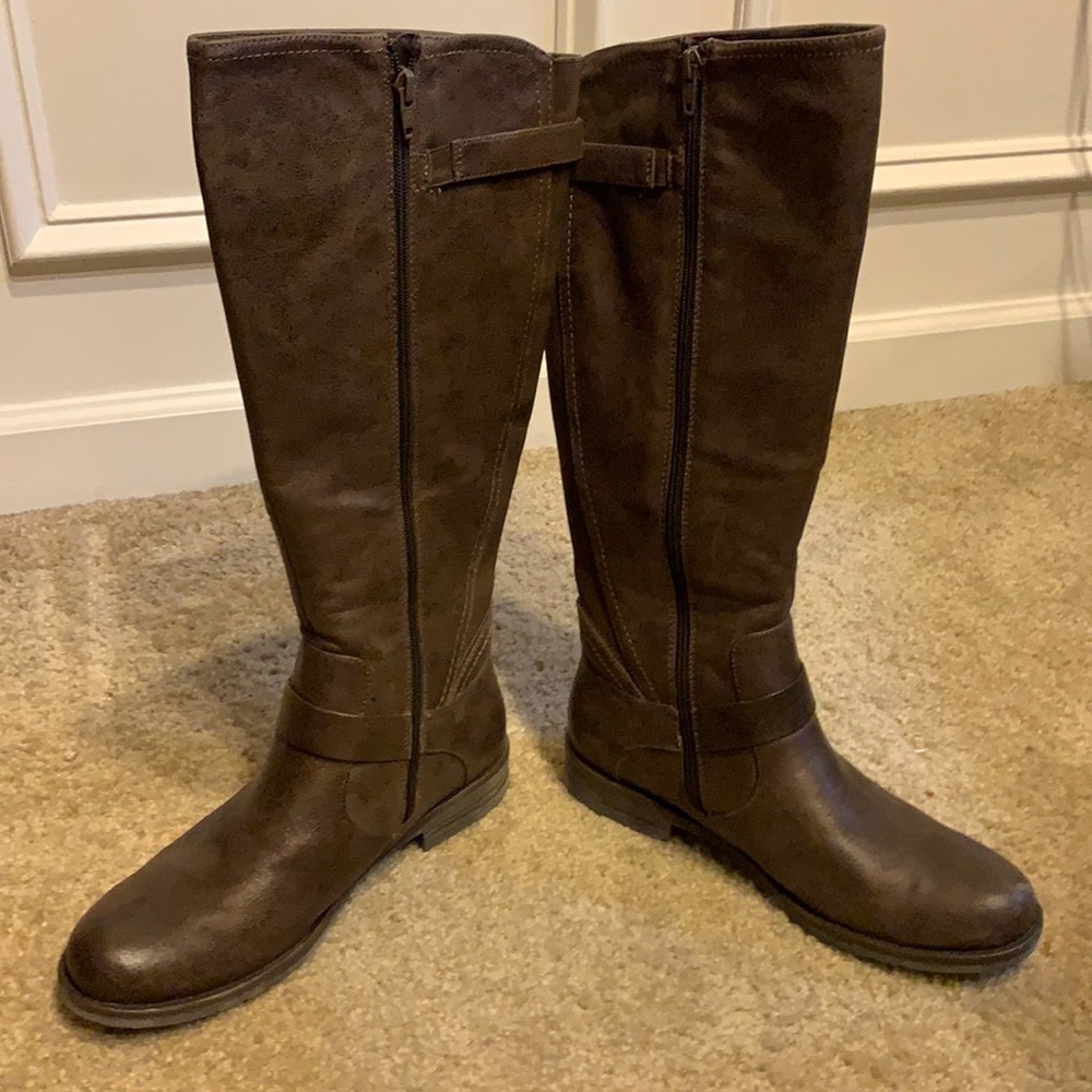 Brown, tall boots with side buckle